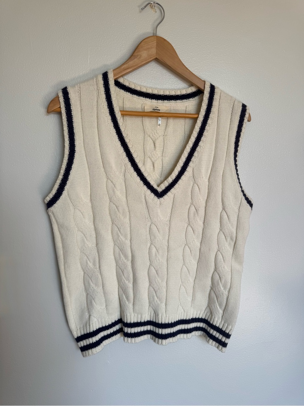 entro Cream Cable-Knit V-Neck Sweater Vest with Navy Trim
